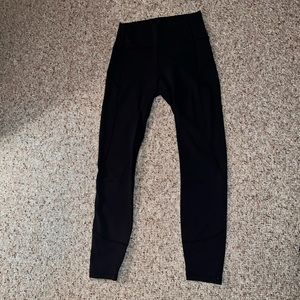 Lululemon size 4 in movement high rise tight EVERLUX